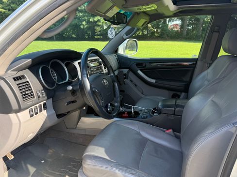 Used 2006 Toyota 4Runner Limited AWD/4WD image 9