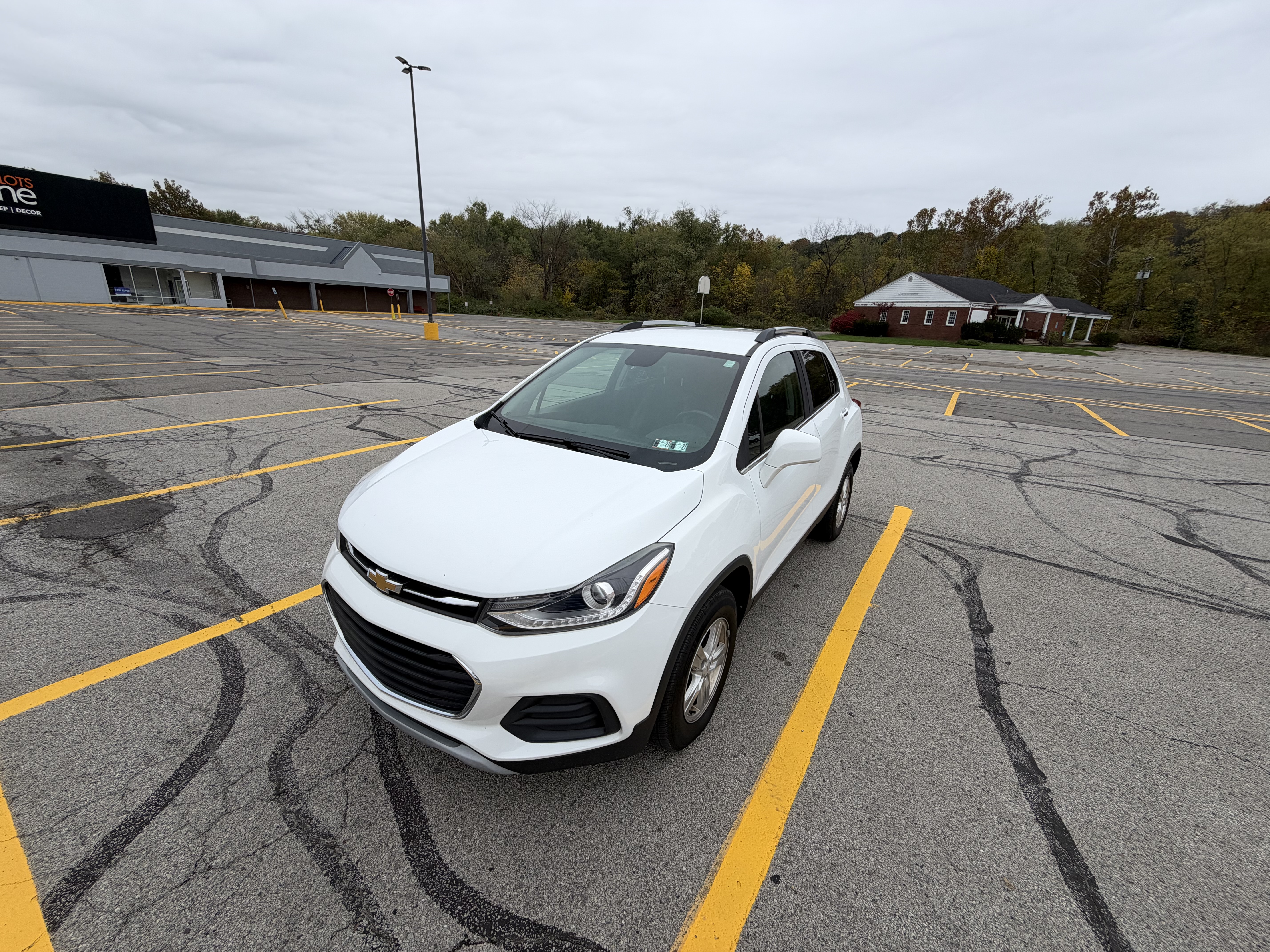 Used 2019 Chevrolet Trax LT w/ LT Convenience Package AWD/4WD image 1