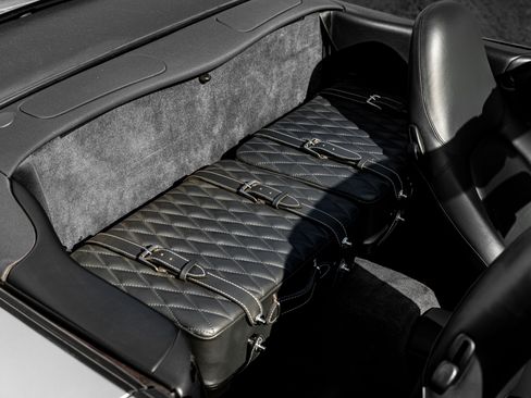 Used 2000 Porsche 911 Carrera 4 image 22