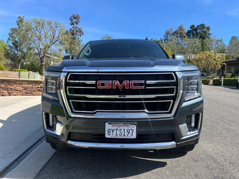 Used 2021 GMC Yukon SLT w/ Rear Media and Nav Package image 4