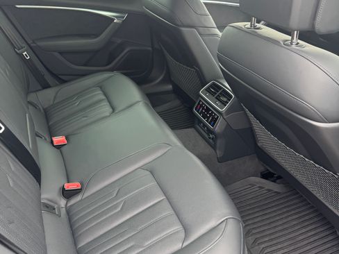 Used 2022 Audi RS 6 w/ Executive Package AWD/4WD image 5