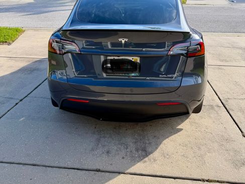 Used 2022 Tesla Model Y Performance image 5
