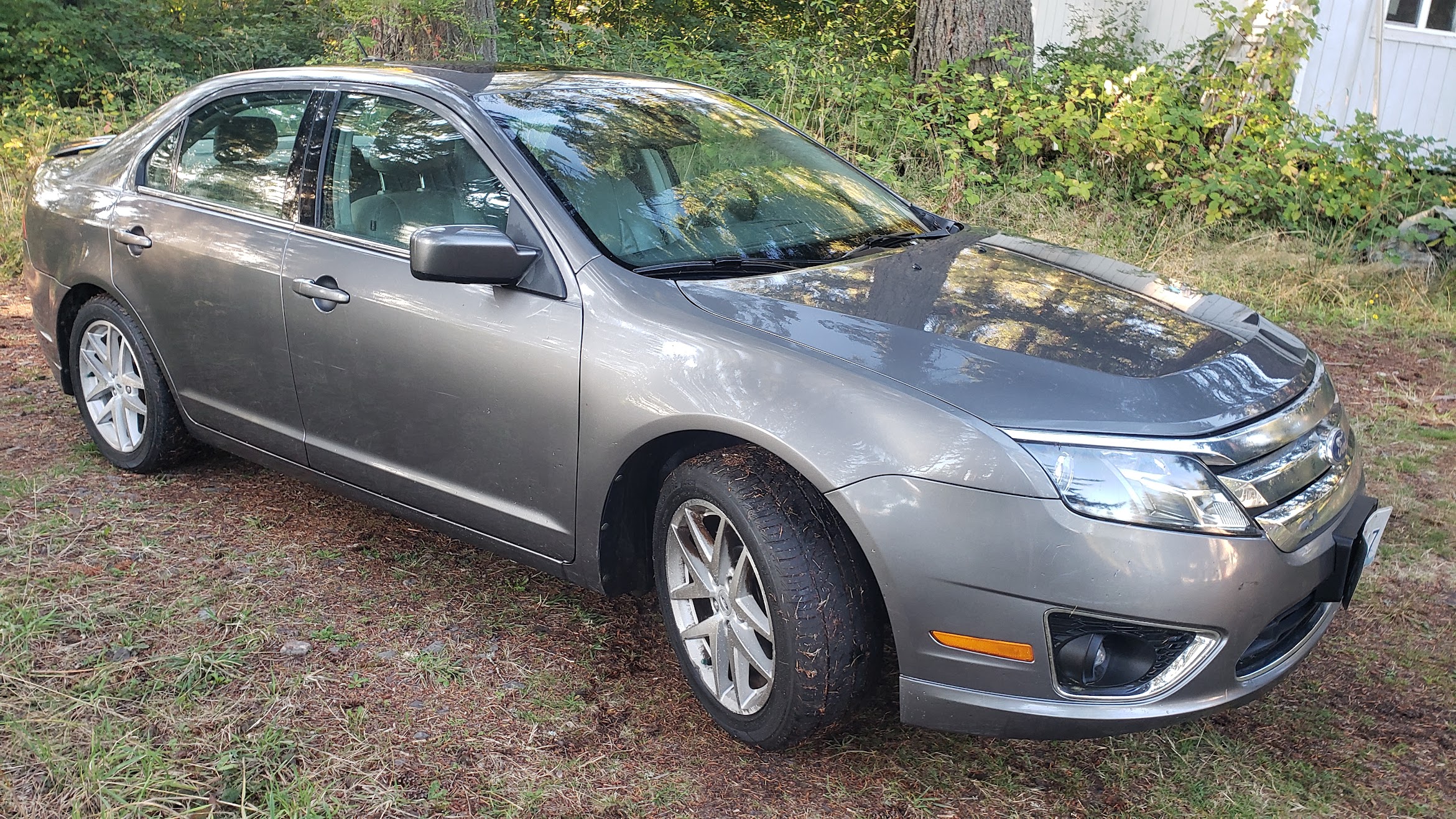 Used 2012 Ford Fusion SEL FWD image 2