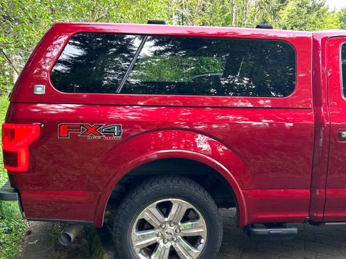 Used 2018 Ford F150 Lariat w/ Equipment Group 502A Luxury AWD/4WD image 5