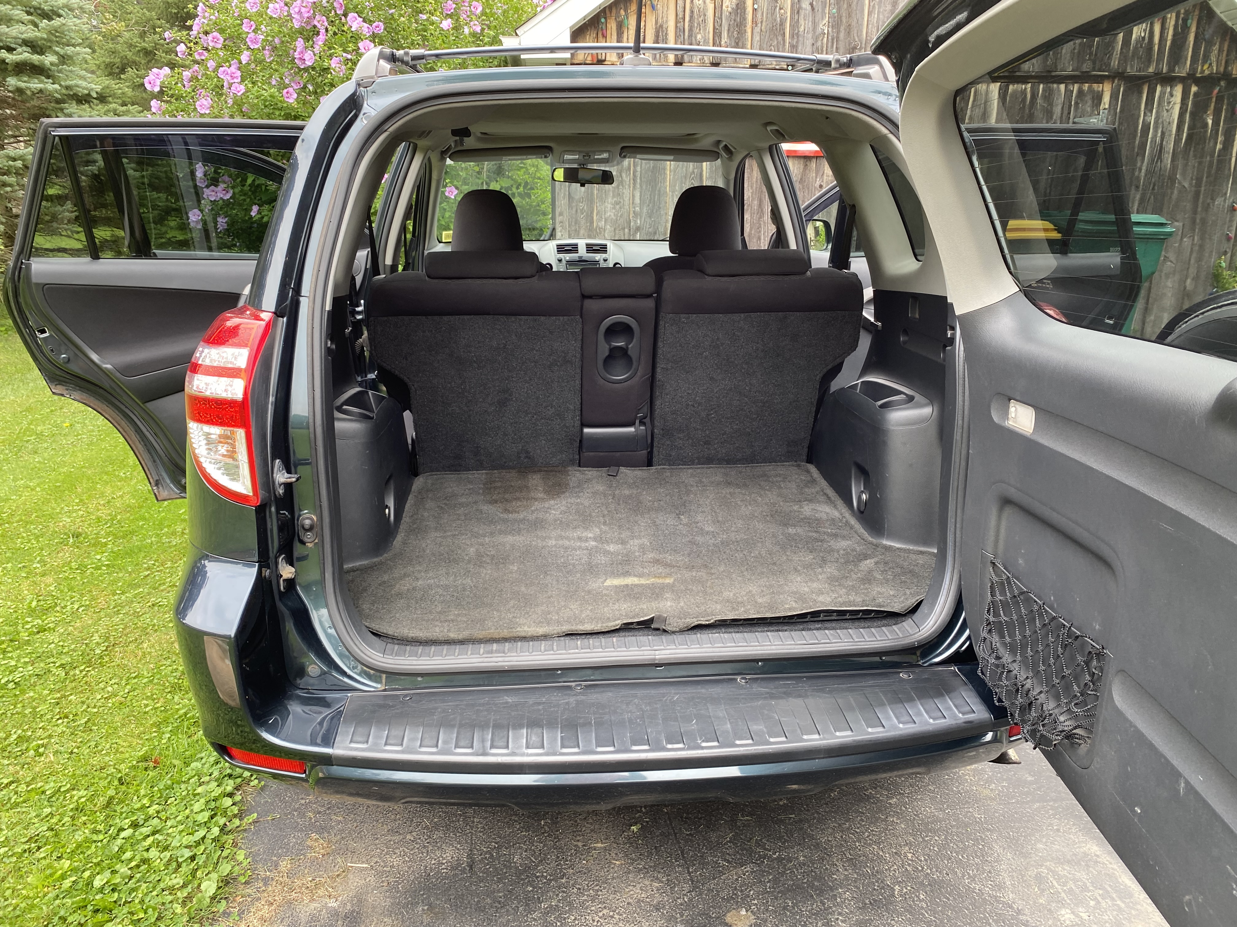 Used 2011 Toyota RAV4 Sport w/ Sport Extra Value Pkg AWD/4WD image 9