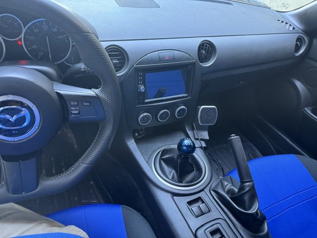 Used 2009 MAZDA MX-5 Miata Sport w/ Convenience Pkg RWD image 10