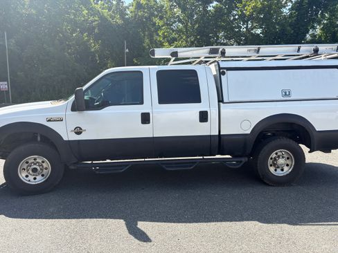 Used 1999 Ford F250 4x4 Crew Cab Super Duty image 2