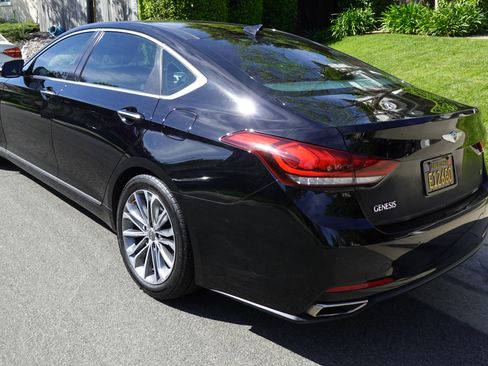 Used 2015 Hyundai Genesis 3.8 w/ Option Group 04 image 10
