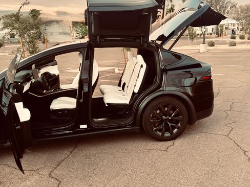 Used 2022 Tesla Model X AWD/4WD image 12