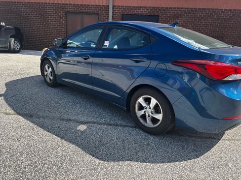 Used 2015 Hyundai Elantra SE FWD image 9