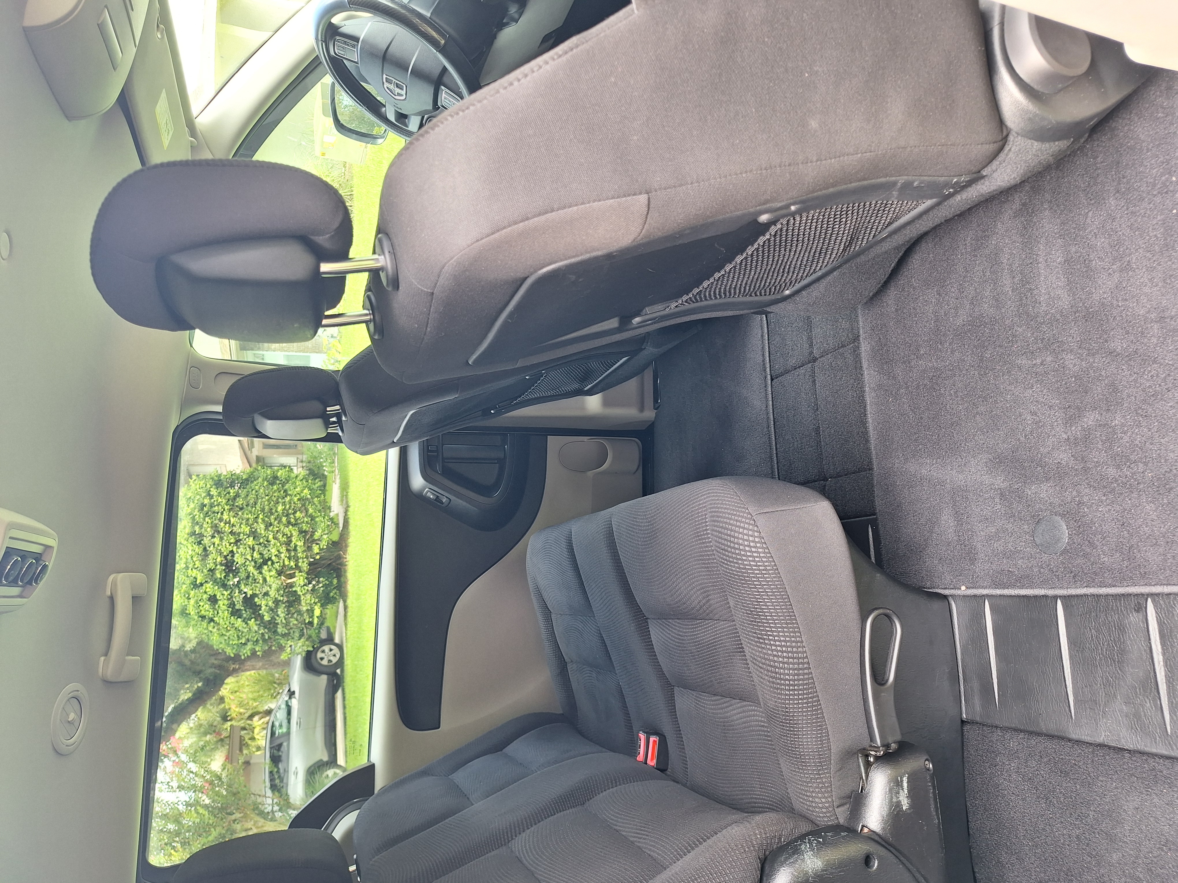 Used 2020 Dodge Grand Caravan SE w/ UConnect Hands-Free Group FWD image 4