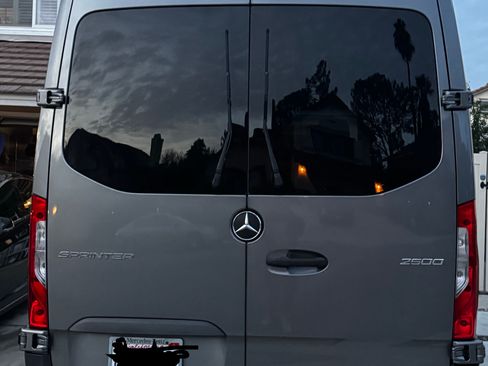 Used 2019 Mercedes-Benz Sprinter 2500 image 6