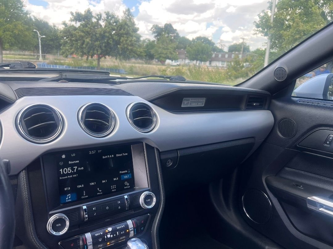 Used 2016 Ford Mustang Premium RWD image 8