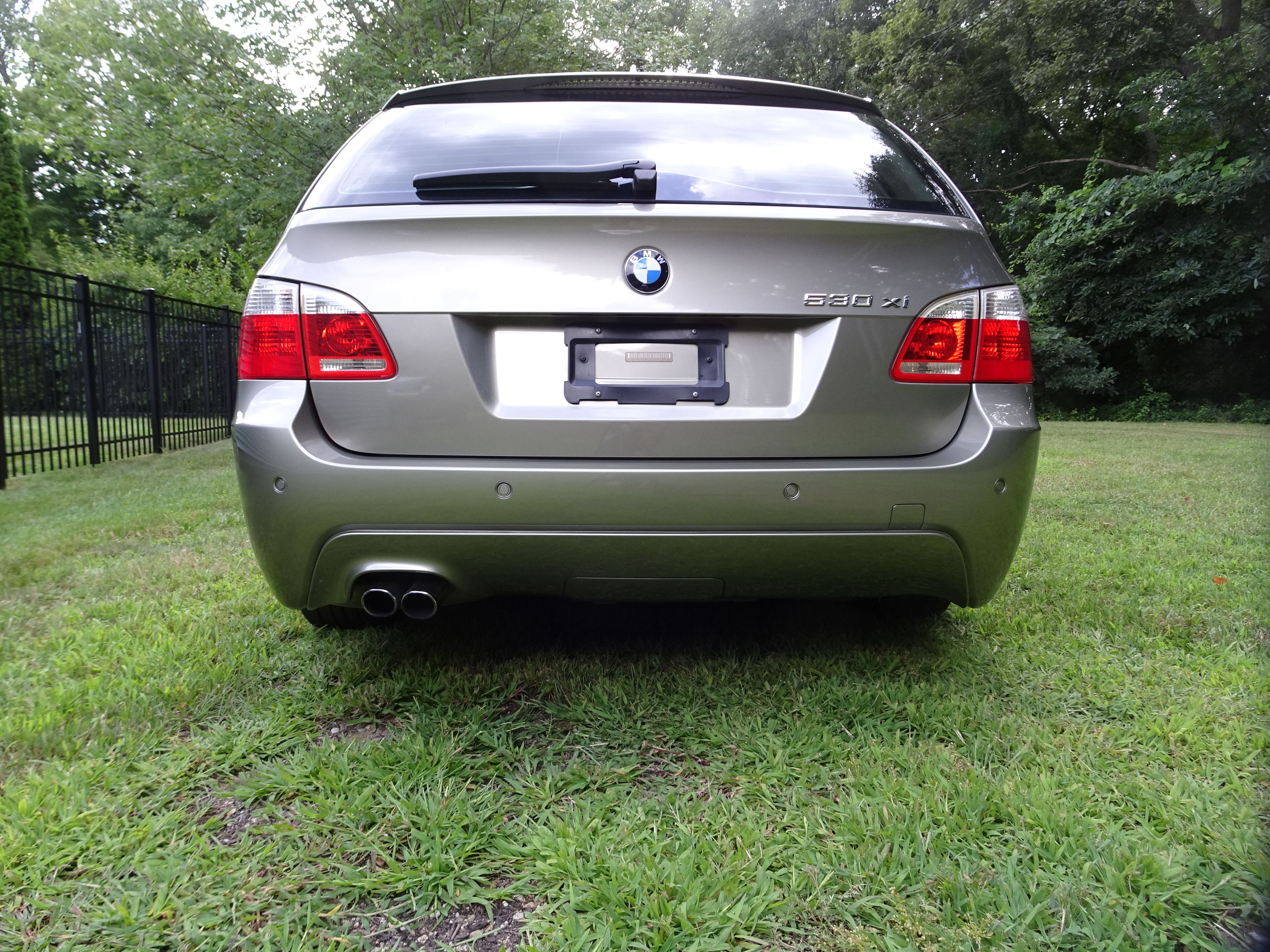 Used 2007 BMW 530xi Wagon AWD/4WD image 5