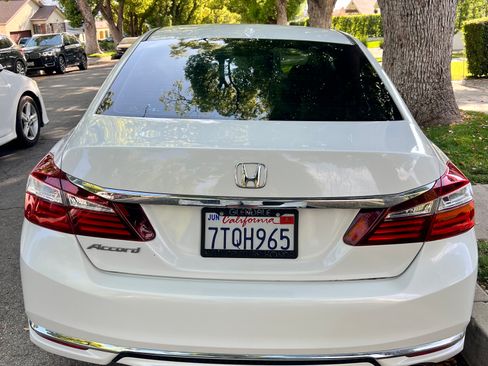 Used 2016 Honda Accord EX image 6