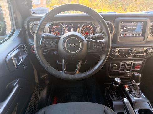 Used 2019 Jeep Wrangler Unlimited Sport S AWD/4WD image 13