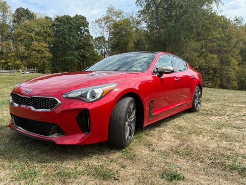 Used 2020 Kia Stinger GT-Line w/ Sun & Sound Package image 8