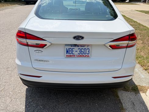 Used 2019 Ford Fusion S FWD image 2