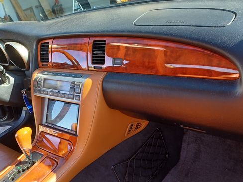 Used 2002 Lexus SC 430 Convertible image 8