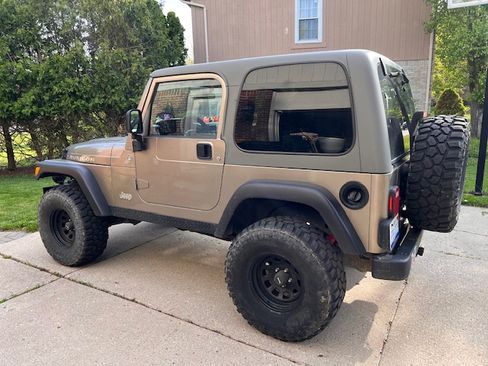 Used 2005 Jeep Wrangler Rubicon AWD/4WD image 4