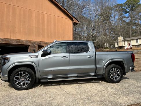 Used 2023 GMC Sierra 1500 SLT w/ SLT Premium Plus Package image 6