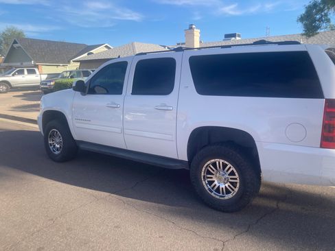 Used 2012 Chevrolet Suburban LT w/ Luxury Package image 5