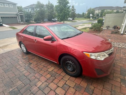 Used 2012 Toyota Camry LE FWD image 2