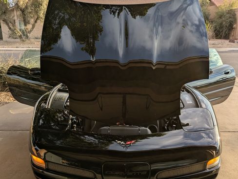 Used 2002 Chevrolet Corvette Z06 w/ Memory Pkg image 11