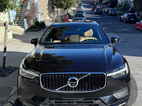 Used 2018 Volvo XC60 T6 Momentum w/ Convenience Package image 8