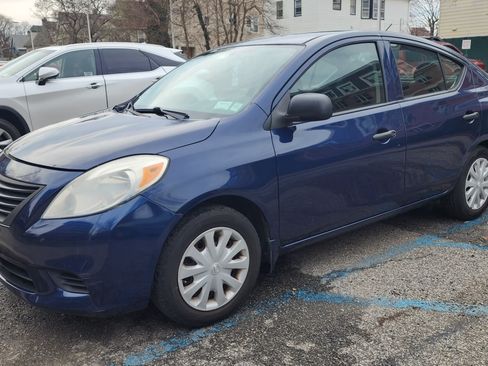 Used 2013 Nissan Versa S Plus image 2
