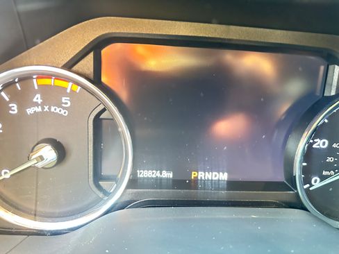 Used 2022 Ford F350 Lariat w/ Lariat Ultimate Package AWD/4WD image 8