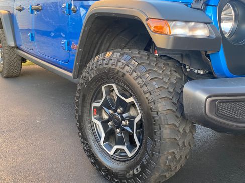 Used 2022 Jeep Gladiator Rubicon w/ Cold Weather Group image 4