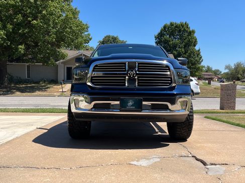 Used 2017 RAM 1500 Classic SLT w/ Luxury Group AWD/4WD image 5
