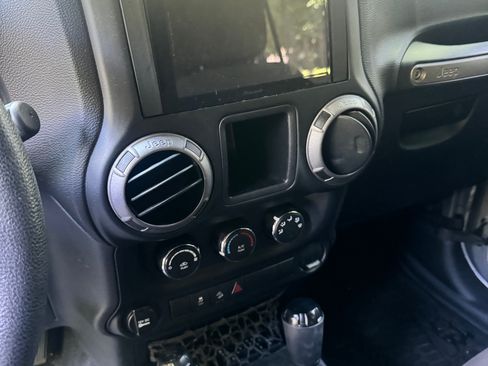 Used 2016 Jeep Wrangler Unlimited Sport AWD/4WD image 6