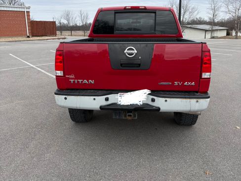 Used 2012 Nissan Titan SV w/ SV Value Truck Pkg image 5