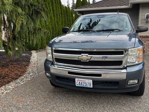 Used 2011 Chevrolet Silverado 1500 LT w/ All-Star Edition RWD image 2