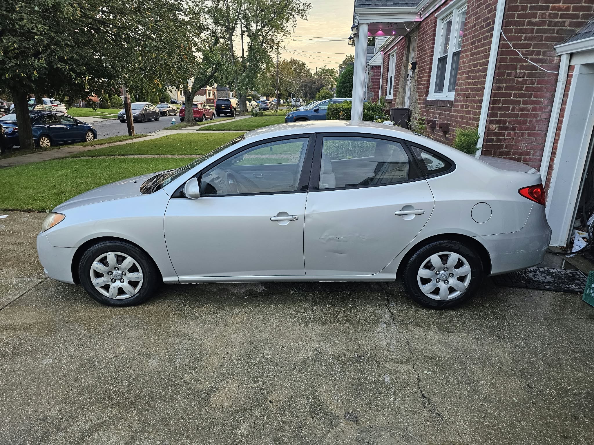 Used 2008 Hyundai Elantra SE FWD image 2