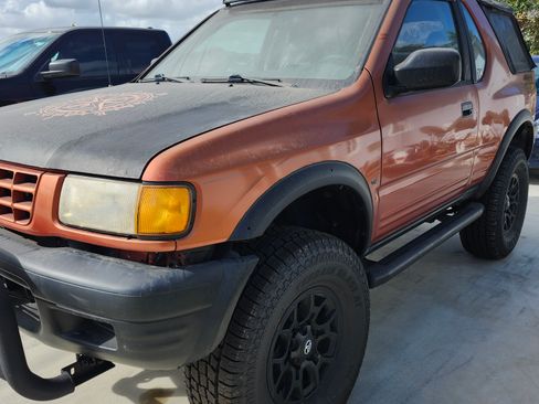 Used 1998 Isuzu Amigo S Sport Utility 2D image 4