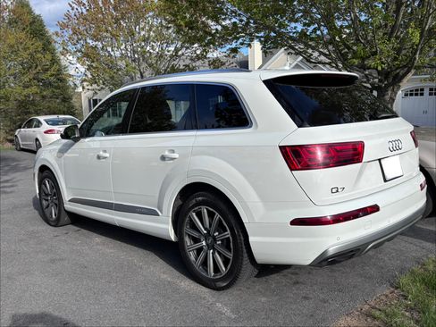 Used 2018 Audi Q7 3.0T Premium Plus w/ Premium Plus Package AWD/4WD image 11