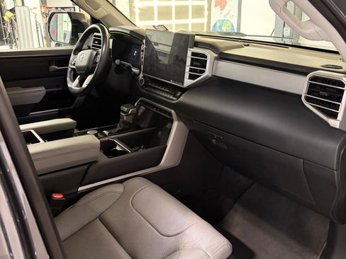 Used 2022 Toyota Tundra Limited image 6