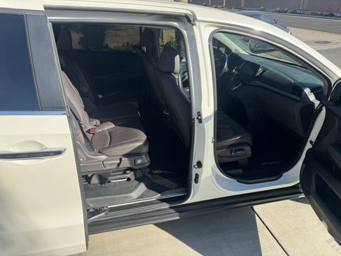 Used 2018 Honda Odyssey EX-L image 10