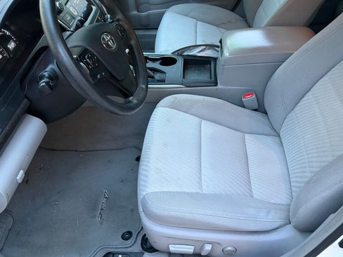 Used 2015 Toyota Camry LE FWD image 5