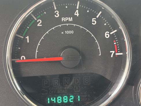 Used 2013 Jeep Wrangler Unlimited Sahara AWD/4WD image 12
