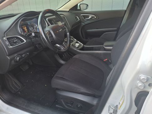 Used 2015 Chrysler 200 Limited w/ Convenience Group image 12