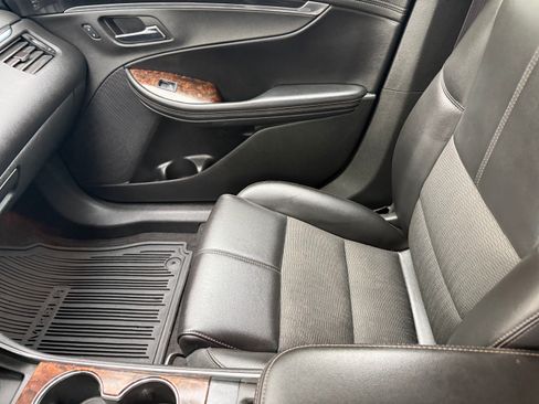 Used 2014 Chevrolet Impala LT FWD image 13