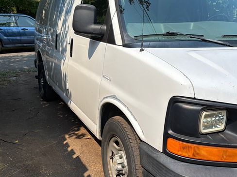 Used 2007 Chevrolet Express 1500 RWD image 10