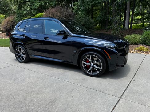 Used 2026 BMW X5 xDrive40i w/ M Sport Package AWD/4WD image 1