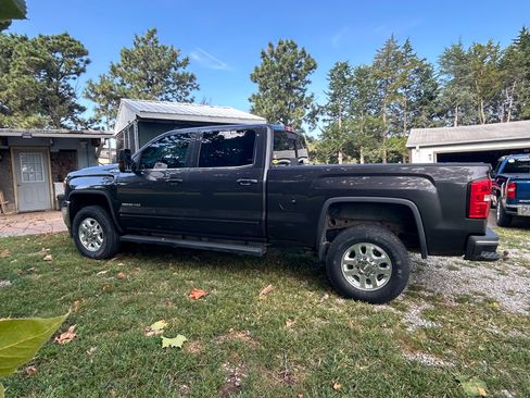 Used 2016 GMC Sierra 2500 SLE w/ SLE Preferred Package AWD/4WD image 31
