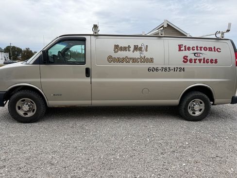Used 2003 Chevrolet Express 3500 Extended Van 3D image 11