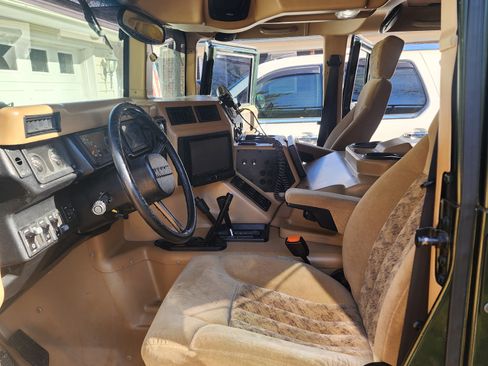 Used 2001 HUMMER H1 4-Door Wagon image 8